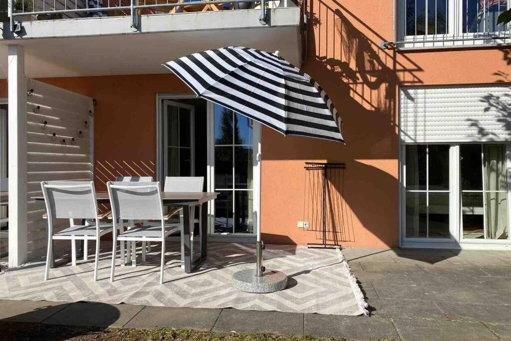 Die Seeblume - Ferienwohnung Mit Pool Und Seeblick Bodman-Ludwigshafen Esterno foto