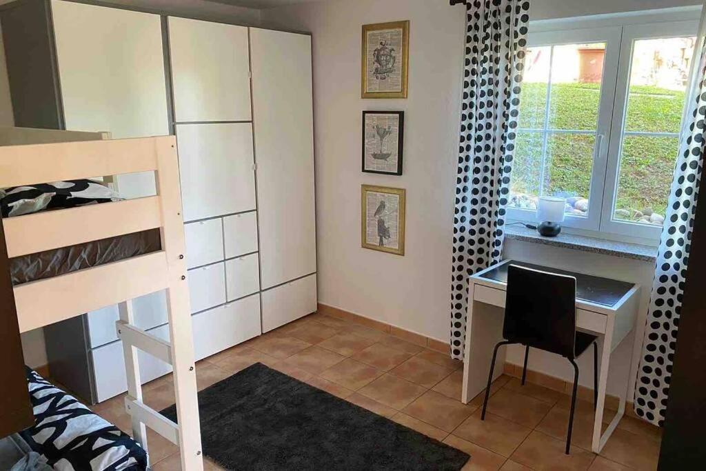 Die Seeblume - Ferienwohnung Mit Pool Und Seeblick Bodman-Ludwigshafen Esterno foto
